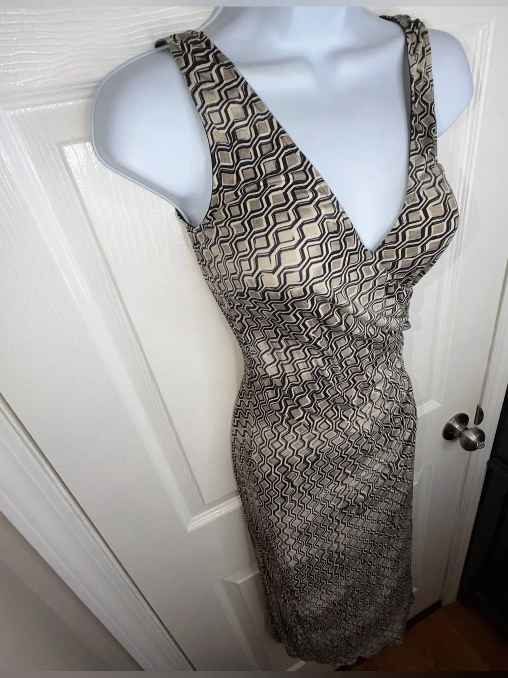 Vtg Bebe Women’s Small Black Gray Geo Print V-Neck Midi Dress Sleeveless S USA